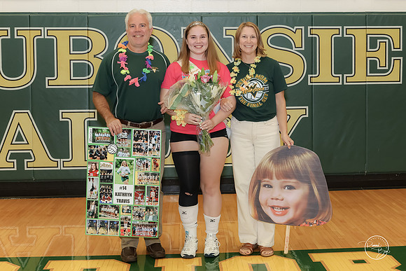 20260922 Senior Night Girl Volleyball-21