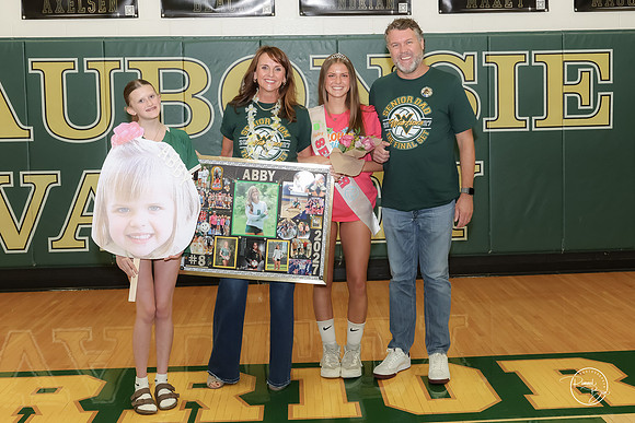 20260922 Senior Night Girl Volleyball-15