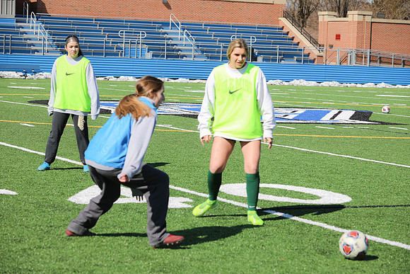 20200307 WV Girls Soccer Practice-58