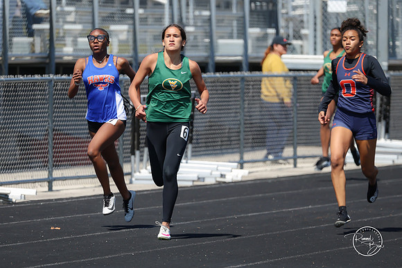 20250412 Metea Valley Meet-105