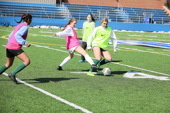 20200307 WV Girls Soccer Practice-57