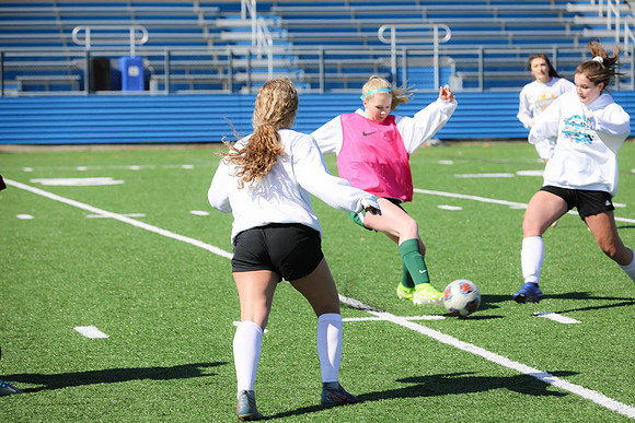 20200307 WV Girls Soccer Practice-173