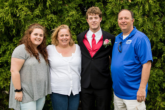 2016 WV Senior Prom-15