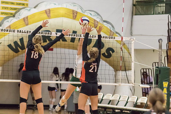 WV JV Girls Volleyball vs WWS-4